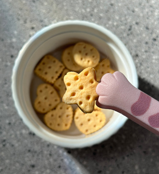 Cheezy Paws– Chicken & Cheese Crunchies